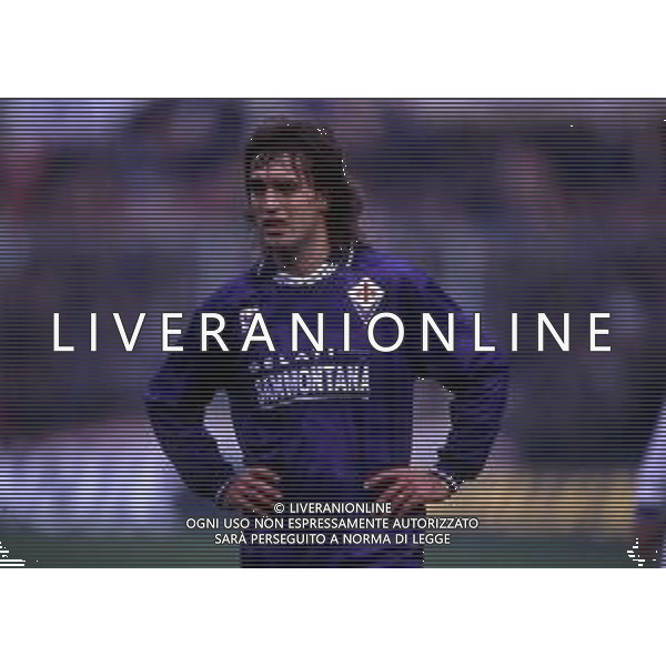 RETROSPETTIVA GABRIEL BATISTUTA CALCIATORE NELLA FOTO GABRIEL BATISTUTA CON LA MAGLIA DELLA FIORENTINA AG ALDO LIVERANI SAS