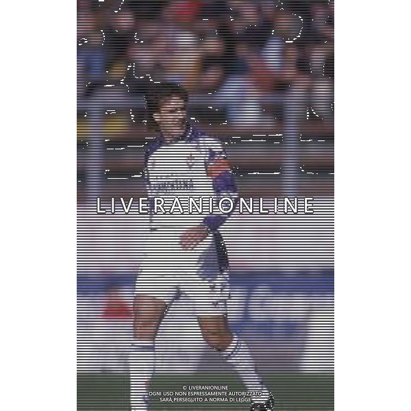 RETROSPETTIVA GABRIEL BATISTUTA CALCIATORE NELLA FOTO GABRIEL BATISTUTA CON LA MAGLIA DELLA FIORENTINA AG ALDO LIVERANI SAS