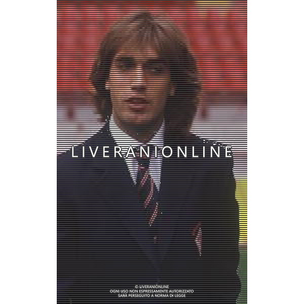 RETROSPETTIVA GABRIEL BATISTUTA CALCIATORE NELLA FOTO GABRIEL BATISTUTA CON LA MAGLIA DELLA FIORENTINA AG ALDO LIVERANI SAS