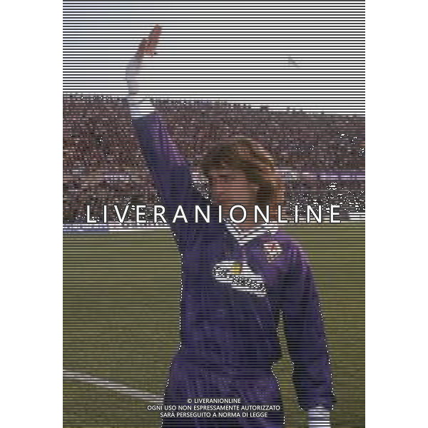 RETROSPETTIVA GABRIEL BATISTUTA CALCIATORE NELLA FOTO GABRIEL BATISTUTA CON LA MAGLIA DELLA FIORENTINA AG ALDO LIVERANI SAS