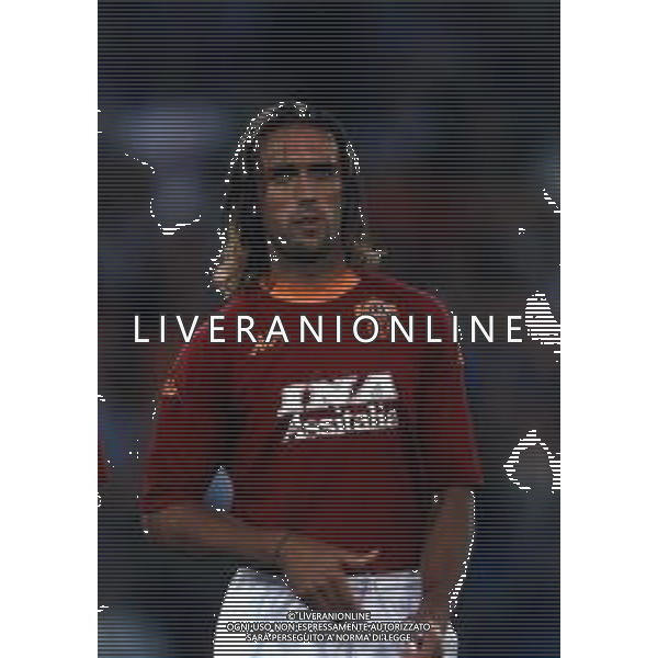 RETROSPETTIVA GABRIEL BATISTUTA CALCIATORE NELLA FOTO GABRIEL BATISTUTA CON LA MAGLIA DELLA ROMA CALCIO ANNO 20001-2001 AG ALDO LIVERANI SAS