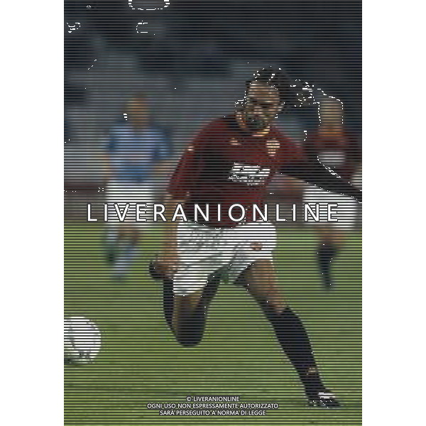 RETROSPETTIVA GABRIEL BATISTUTA CALCIATORE NELLA FOTO GABRIEL BATISTUTA CON LA MAGLIA DELLA ROMA CALCIO ANNO 20001-2001 AG ALDO LIVERANI SAS