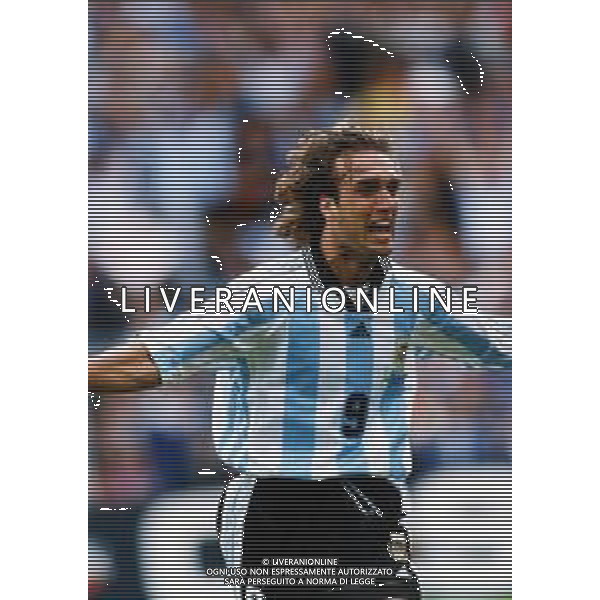 RETROSPETTIVA GABRIEL BATISTUTA CALCIATORE NELLA FOTO GABRIEL BATISTUTA CON LA MAGLIA DELLA NAZIONALE ARGENTINA AG ALDO LIVERANI SAS