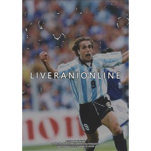 RETROSPETTIVA GABRIEL BATISTUTA CALCIATORE NELLA FOTO GABRIEL BATISTUTA CON LA MAGLIA DELLA NAZIONALE ARGENTINA AG ALDO LIVERANI SAS
