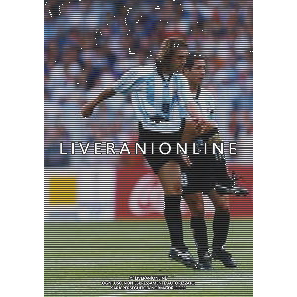 RETROSPETTIVA GABRIEL BATISTUTA CALCIATORE NELLA FOTO GABRIEL BATISTUTA CON LA MAGLIA DELLA NAZIONALE ARGENTINA AG ALDO LIVERANI SAS