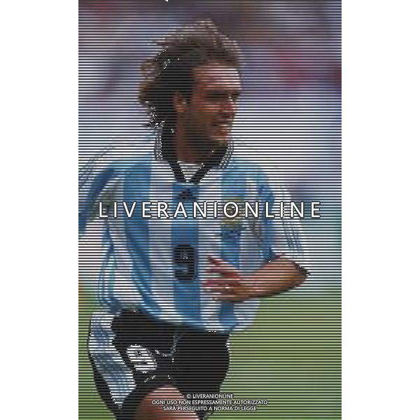 RETROSPETTIVA GABRIEL BATISTUTA CALCIATORE NELLA FOTO GABRIEL BATISTUTA CON LA MAGLIA DELLA NAZIONALE ARGENTINA AG ALDO LIVERANI SAS