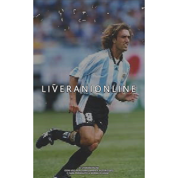 RETROSPETTIVA GABRIEL BATISTUTA CALCIATORE NELLA FOTO GABRIEL BATISTUTA CON LA MAGLIA DELLA NAZIONALE ARGENTINA AG ALDO LIVERANI SAS