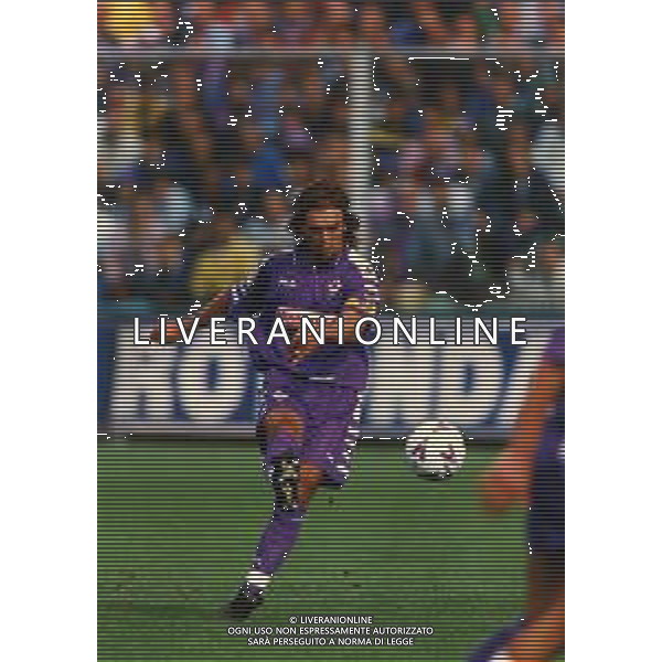 RETROSPETTIVA GABRIEL BATISTUTA CALCIATORE NELLA FOTO GABRIEL BATISTUTA CON LA MAGLIA DELLA FIORENTINA AG ALDO LIVERANI SAS