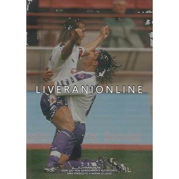 RETROSPETTIVA GABRIEL BATISTUTA CALCIATORE NELLA FOTO GABRIEL BATISTUTA CON LA MAGLIA DELLA FIORENTINA CON MANUEL RUI COSTA AG ALDO LIVERANI SAS