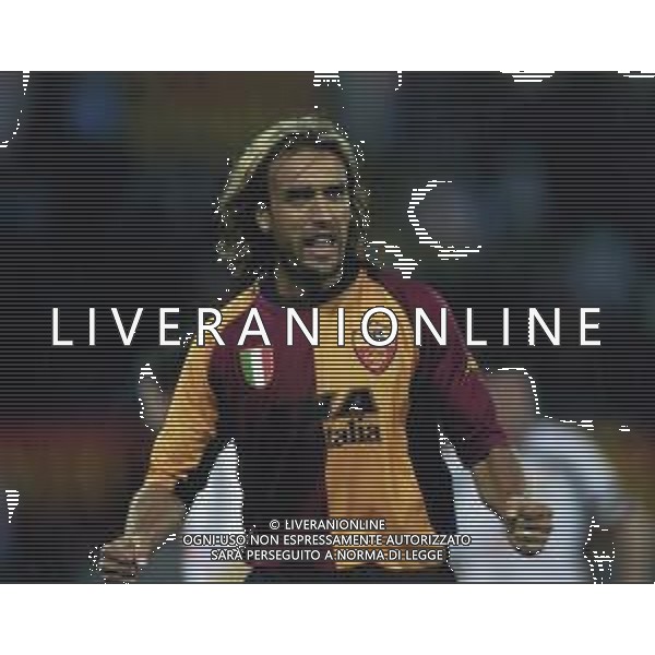 RETROSPETTIVA GABRIEL BATISTUTA CALCIATORE NELLA FOTO GABRIEL BATISTUTA CON LA MAGLIA DELLA ROMA CALCIO ANNO 20001-2001 AG ALDO LIVERANI SAS