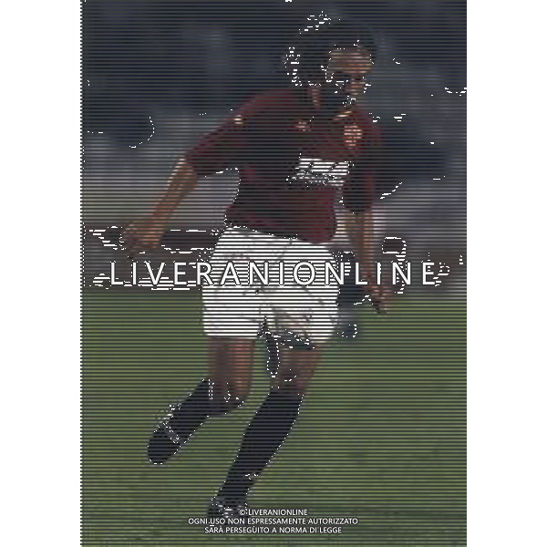 RETROSPETTIVA GABRIEL BATISTUTA CALCIATORE NELLA FOTO GABRIEL BATISTUTA CON LA MAGLIA DELLA ROMA CALCIO ANNO 20001-2001 AG ALDO LIVERANI SAS