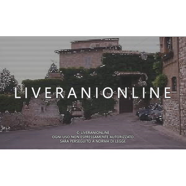 Assisi è una località di collina dell\'Umbria, in Italia centrale. È il luogo di nascita di San Francesco (1181-1226), uno dei santi patroni d\'Italia. La basilica di San Francesco è un\'imponente chiesa su 2 livelli consacrata nel 1253. Gli affreschi duecenteschi che ritraggono la vita di San Francesco sono stati attribuiti, tra gli altri, anche a Giotto e Cimabue. La cripta ospita il sarcofago in pietra del santo. AG ALDO LIVERANI SAS
