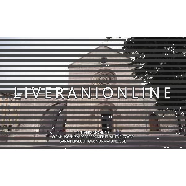 Assisi è una località di collina dell\'Umbria, in Italia centrale. È il luogo di nascita di San Francesco (1181-1226), uno dei santi patroni d\'Italia. La basilica di San Francesco è un\'imponente chiesa su 2 livelli consacrata nel 1253. Gli affreschi duecenteschi che ritraggono la vita di San Francesco sono stati attribuiti, tra gli altri, anche a Giotto e Cimabue. La cripta ospita il sarcofago in pietra del santo. AG ALDO LIVERANI SAS