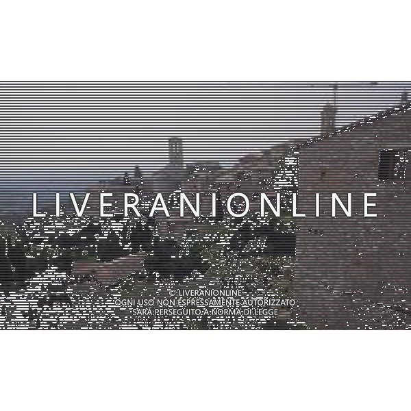 Assisi è una località di collina dell\'Umbria, in Italia centrale. È il luogo di nascita di San Francesco (1181-1226), uno dei santi patroni d\'Italia. La basilica di San Francesco è un\'imponente chiesa su 2 livelli consacrata nel 1253. Gli affreschi duecenteschi che ritraggono la vita di San Francesco sono stati attribuiti, tra gli altri, anche a Giotto e Cimabue. La cripta ospita il sarcofago in pietra del santo. AG ALDO LIVERANI SAS