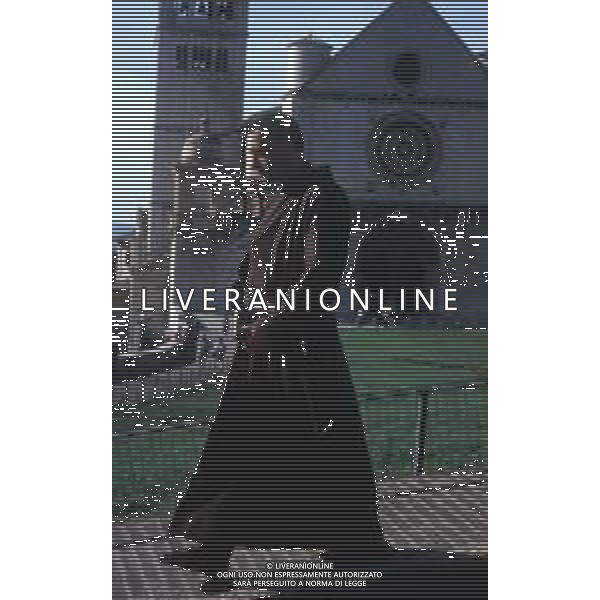 Assisi è una località di collina dell\'Umbria, in Italia centrale. È il luogo di nascita di San Francesco (1181-1226), uno dei santi patroni d\'Italia. La basilica di San Francesco è un\'imponente chiesa su 2 livelli consacrata nel 1253. Gli affreschi duecenteschi che ritraggono la vita di San Francesco sono stati attribuiti, tra gli altri, anche a Giotto e Cimabue. La cripta ospita il sarcofago in pietra del santo. AG ALDO LIVERANI SAS