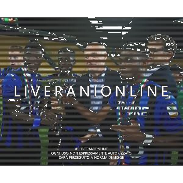 ATALANTA - INTER FINALE CAMPIONATO PRIMAVERA 1 - PARMA 14.06.2019 NELLA FOTO ESULTANZA E FESTEGGIAMENTI ATALANTA A FINE GARA PER LA VITTORIA - ANTONIO PERCASSI CON LA COPPA ©GS / AGENZIA ALDO LIVERANI SAS