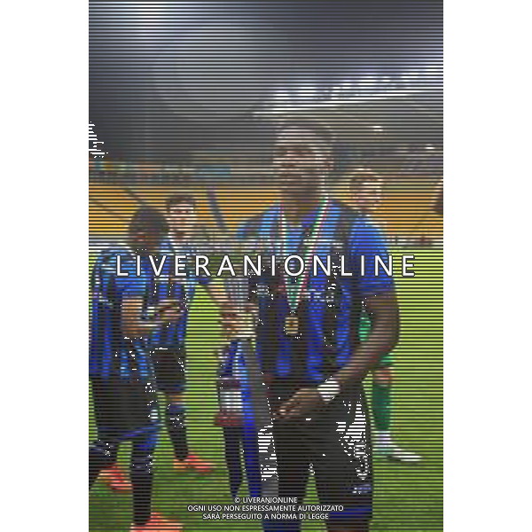 ATALANTA - INTER FINALE CAMPIONATO PRIMAVERA 1 - PARMA 14.06.2019 NELLA FOTO ESULTANZA E FESTEGGIAMENTI ATALANTA A FINE GARA PER LA VITTORIA - MEMEH CALEB OKOLI CON LA COPPA ©GS / AGENZIA ALDO LIVERANI SAS