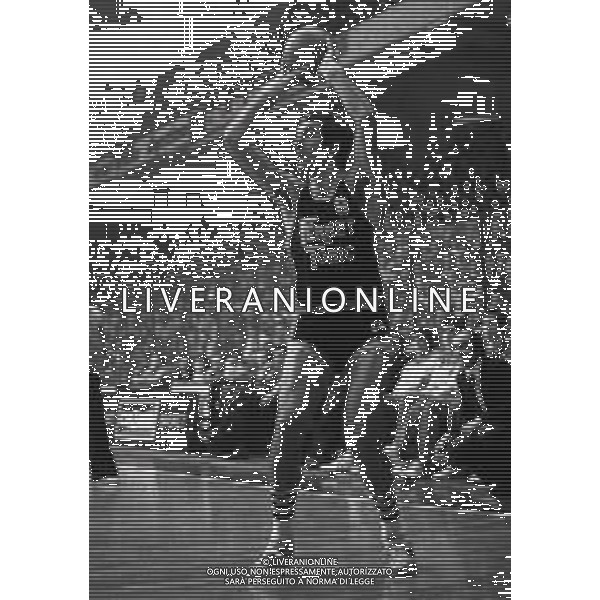 1977 MILANO-CAMPIONATO DI PALLACANESTRO SERIE A CINZANO MILANO-FERNET TONIC NELLA FOTO AZIONE DI GIOCO AG ALDO LIVERANI SAS 