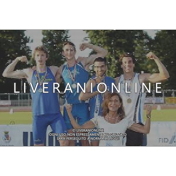 IMOLA 15 06 2019 CAMPIONATO ITALIANO ATLETICA LEGGERA FINALE DI SOCIETA\' ARGENTO NELLA FOTO ASSESSORE DEL COMUNE DI IMOLA MIRELLA FINI CON GLI ATLETI DEL SALTO CON ASTA FOTO GIANNI SANNA-AG ALDO LIVERANI SAS