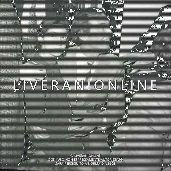 1968 RETROSPETTIVA CHRIS BARNARD DOTTORE CON ALCUNI BAMBINI GUARITI DA LUI AG ALDO LIVERANI SAS