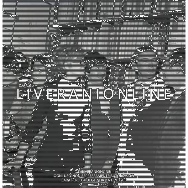 1968 RETROSPETTIVA CHRIS BARNARD DOTTORE CON ALCUNI BAMBINI GUARITI DA LUI AG ALDO LIVERANI SAS