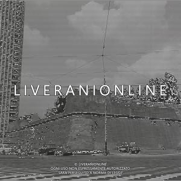 MILANO 1968 MURA SPAGNOLE NEL QUARTIERE DI PORTA ROMANA Le mura spagnole di Milano, o bastioni di Milano, erano una delle tre cinte murarie che nel corso dei secoli munirono la città di Milano. Innalzate durante la dominazione spagnola fra il 1548 e il 1562 per sostituire le mura medievali della città, vennero nel corso degli anni demolite, per la gran parte, alla fine del XIX secolo come conseguenza dell\'attuazione del Piano Beruto, primo piano regolatore di Milano. AG ALDO LIVERANI SAS