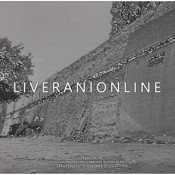 MILANO 1968 MURA SPAGNOLE NEL QUARTIERE DI PORTA ROMANA Le mura spagnole di Milano, o bastioni di Milano, erano una delle tre cinte murarie che nel corso dei secoli munirono la città di Milano. Innalzate durante la dominazione spagnola fra il 1548 e il 1562 per sostituire le mura medievali della città, vennero nel corso degli anni demolite, per la gran parte, alla fine del XIX secolo come conseguenza dell\'attuazione del Piano Beruto, primo piano regolatore di Milano. AG ALDO LIVERANI SAS