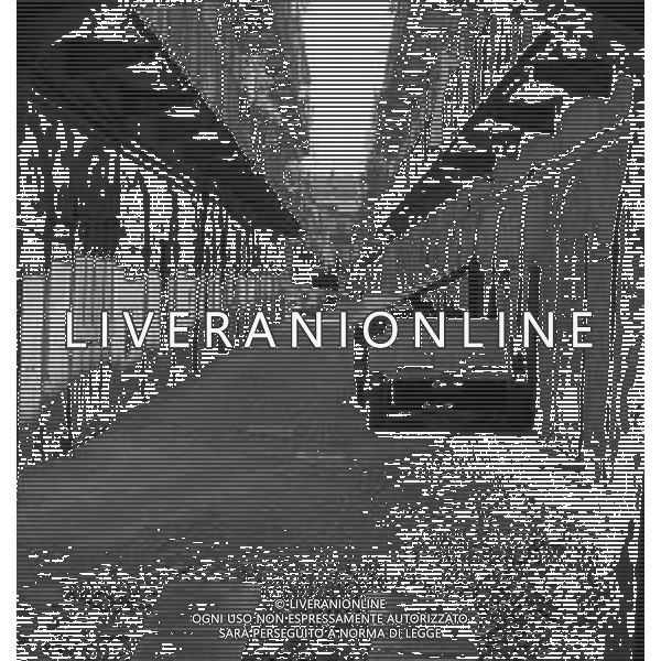 MILANO 1968 QUARTIERE DI PORTA ROMANA VECCHIE CASE DI CORTILE AG ALDO LIVERANI SAS