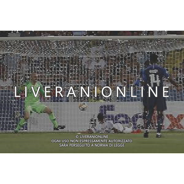 UEFA - Campionato Europeo Under 21 Italia 2019 gruppo C 18/06/2019 Inghilterra - Francia nella foto: Solanke Dominic (England) Bernardoni Paul(France) ©Claudio Zamagni/Agenzia Aldo Liverani Solanke Dominic(England) Bernardoni Paul(France) during UEFA Championship Under 21 Italy 2019 group C match between England and France at Orogel Dino Manuzzi Stadium on June 18 2019. photo credit by Claudio Zamagni/Aldo Liverani Photo Agency/ AGENZIA ALDO LIVERANI SAS - Inghilterra - Francia UEFA U21 - Campionato Europeo Under 21 Italia 2019 gruppo C - Cesena 18.06.2019
