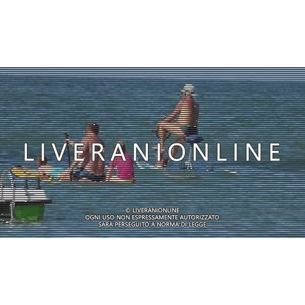 LIDO DI SAVIO 18 06 2019 MARE E BAGNANTI CON LE ATTIVITA\' ACQUATICHE FOTO GIANNI SANNA-AG ALDO LIVERANI SAS