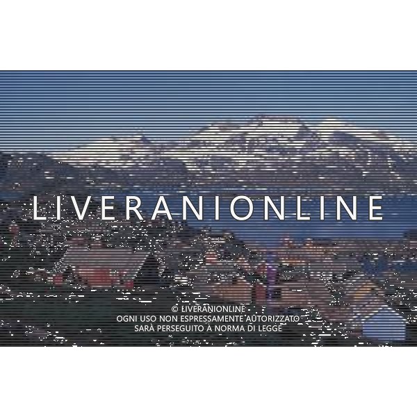 La GROENLANDIA, si trova tra l\'oceano Atlantico del Nord e l\'oceano Artico, ricoperta prevalentemente di ghiaccio e la popolazione vive lungo la costa, nei fiordi liberi da ghiacciai - RETROSPETTIVA ©IMAPRESS / ARCHIVIO AGENZIA ALDO LIVERANI SAS