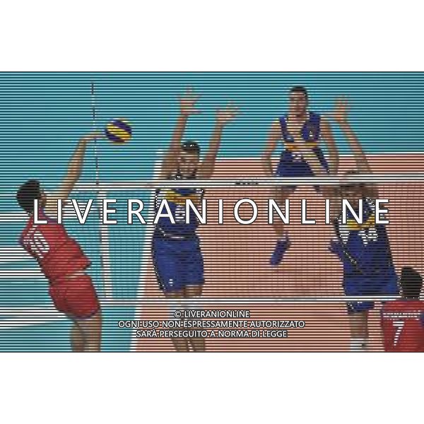 Milano 21-06-2019 Palalido Volleyball Nations League - girone 14 day 1 Italia vs Serbia nella foto Kujundzic contro il muro di Giannelli e Piano foto Roberto Garavaglia - ag. Aldo Liverani sas