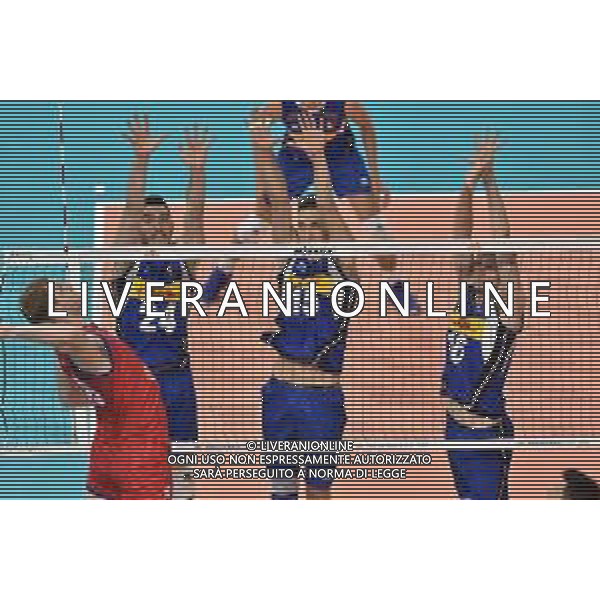 Milano 21-06-2019 Palalido Volleyball Nations League - girone 14 day 1 Italia vs Serbia nella foto Drazen Luburic (Serbia) contro il muro di Giulio Pinali, Roberto Russo e Oleg Antonov (Italia) foto Roberto Garavaglia - ag. Aldo Liverani sas