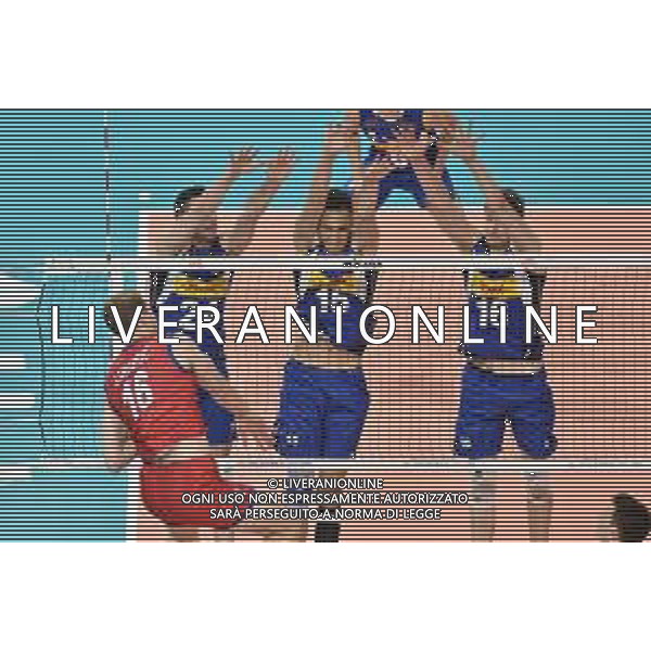 Milano 21-06-2019 Palalido Volleyball Nations League - girone 14 day 1 Italia vs Serbia nella foto Drazen Luburic (Serbia) contro il muro di Giulio Pinali, Roberto Russo e Oleg Antonov (Italia) foto Roberto Garavaglia - ag. Aldo Liverani sas