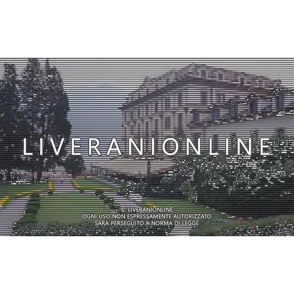 Villa d\'Este, in origine Villa del Garovo, è una residenza patrizia rinascimentale situata sulle rive del Lago di Como nel comune di Cernobbio. Sia la villa che il parco di 25 acri che la circonda sono stati modificati sostanzialmente rispetto alla costruzione originariamente destinata come residenza estiva per il cardinale Tolomeo Gallio AG ALDO LIVERANI SAS