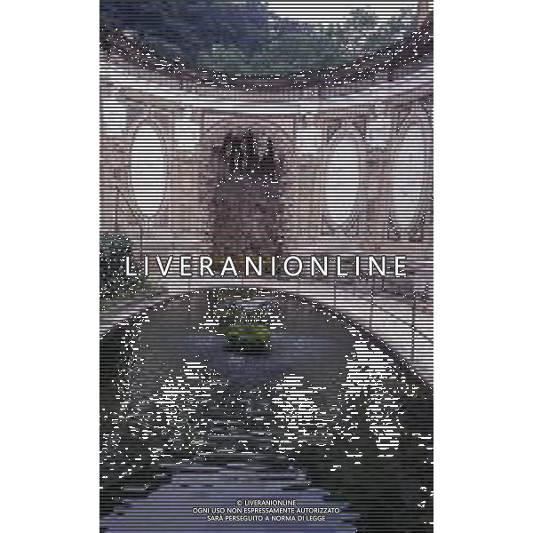 Villa d\'Este, in origine Villa del Garovo, è una residenza patrizia rinascimentale situata sulle rive del Lago di Como nel comune di Cernobbio. Sia la villa che il parco di 25 acri che la circonda sono stati modificati sostanzialmente rispetto alla costruzione originariamente destinata come residenza estiva per il cardinale Tolomeo Gallio AG ALDO LIVERANI SAS