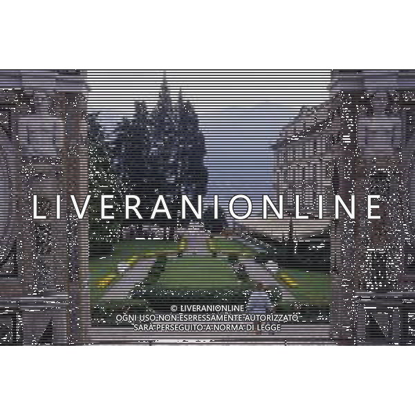 Villa d\'Este, in origine Villa del Garovo, è una residenza patrizia rinascimentale situata sulle rive del Lago di Como nel comune di Cernobbio. Sia la villa che il parco di 25 acri che la circonda sono stati modificati sostanzialmente rispetto alla costruzione originariamente destinata come residenza estiva per il cardinale Tolomeo Gallio AG ALDO LIVERANI SAS