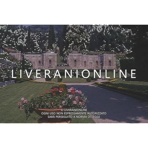 Villa d\'Este, in origine Villa del Garovo, è una residenza patrizia rinascimentale situata sulle rive del Lago di Como nel comune di Cernobbio. Sia la villa che il parco di 25 acri che la circonda sono stati modificati sostanzialmente rispetto alla costruzione originariamente destinata come residenza estiva per il cardinale Tolomeo Gallio AG ALDO LIVERANI SAS