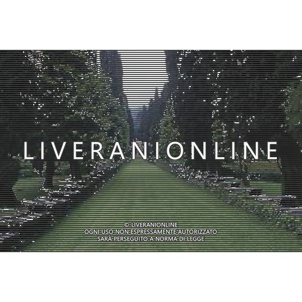 Villa d\'Este, in origine Villa del Garovo, è una residenza patrizia rinascimentale situata sulle rive del Lago di Como nel comune di Cernobbio. Sia la villa che il parco di 25 acri che la circonda sono stati modificati sostanzialmente rispetto alla costruzione originariamente destinata come residenza estiva per il cardinale Tolomeo Gallio AG ALDO LIVERANI SAS