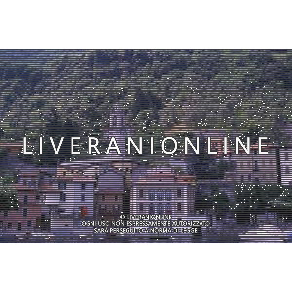 Villa d\'Este, in origine Villa del Garovo, è una residenza patrizia rinascimentale situata sulle rive del Lago di Como nel comune di Cernobbio. Sia la villa che il parco di 25 acri che la circonda sono stati modificati sostanzialmente rispetto alla costruzione originariamente destinata come residenza estiva per il cardinale Tolomeo Gallio AG ALDO LIVERANI SAS