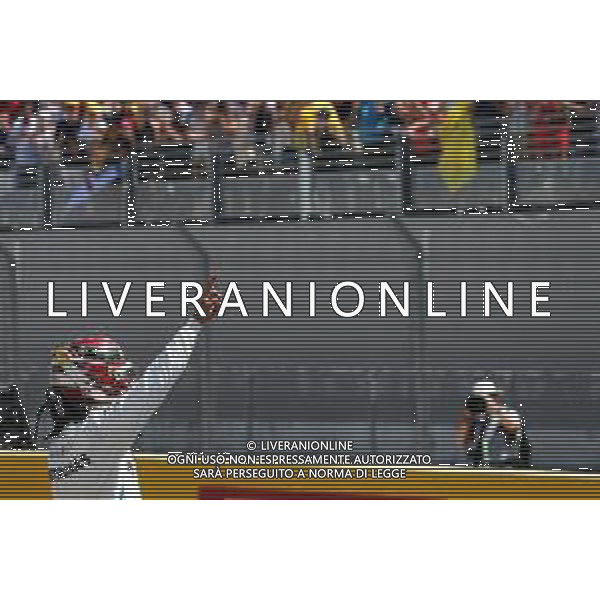 Lewis Hamilton (GBR) Mercedes AMG F1 celebrates his pole position in qualifying parc ferme. 22.06.2019. Formula 1 World Championship, Rd 8, French Grand Prix, Paul Ricard, France, Qualifying Day. / AGENZIA ALDO LIVERANI SAS - ITALY ONLY EDITORIAL USE ONLY