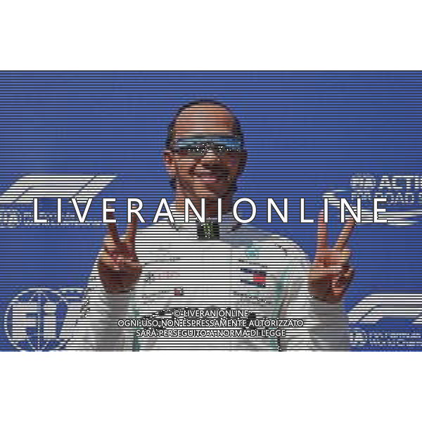 Lewis Hamilton (GBR) Mercedes AMG F1 celebrates his pole position in qualifying parc ferme. 22.06.2019. Formula 1 World Championship, Rd 8, French Grand Prix, Paul Ricard, France, Qualifying Day. / AGENZIA ALDO LIVERANI SAS - ITALY ONLY EDITORIAL USE ONLY