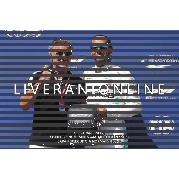 Lewis Hamilton (GBR) Mercedes AMG F1 (Right) receives the Pirelli pole position award from Jean Alesi (FRA). 22.06.2019. Formula 1 World Championship, Rd 8, French Grand Prix, Paul Ricard, France, Qualifying Day. / AGENZIA ALDO LIVERANI SAS - ITALY ONLY EDITORIAL USE ONLY