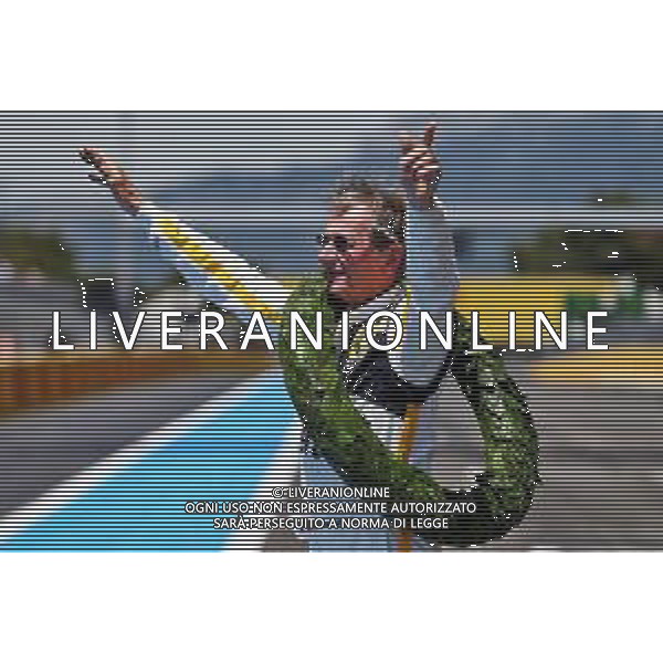 Jean-Pierre Jabouille (FRA) recreates his celebration of winning the 1979 French Grand Prix with Renault. 23.06.2019. Formula 1 World Championship, Rd 8, French Grand Prix, Paul Ricard, France, Race Day. AG ALDO LIVERANI SAS-ONLY ITALY