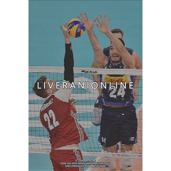 Milano 23-06-2019 Palalido Volleyball Nations League - girone 14 day 3 Italia vs Polonia nella foto Bartosz Bednorz (Polonia) SX e Giulio Pinali (Italia) DX foto Roberto Garavaglia - ag. Aldo Liverani sas