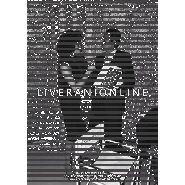 1981 MILANO-PRESENTAZIONE DEL NUOVO CANALE TELEVISIVO RETEQUATTRO NELLA FOTO RENZO ARBORE E LORY DEL SANTO AG ALDO LIVERANI SAS