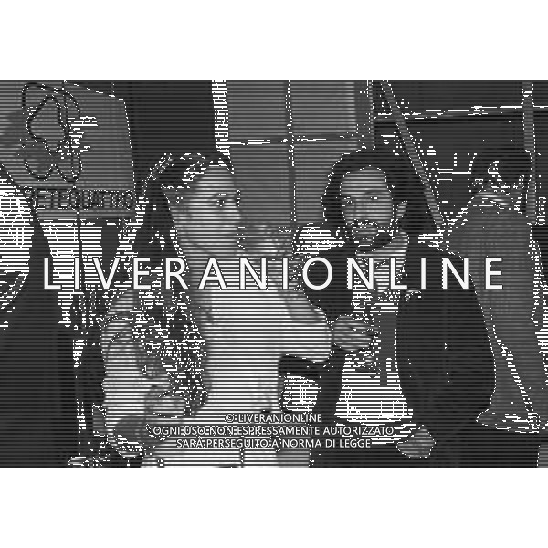 1981 MILANO-PRESENTAZIONE DEL NUOVO CANALE TELEVISIVO RETEQUATTRO NELLA FOTO BARBARA D\'URSO E NINI SALERNO AG ALDO LIVERANI SAS