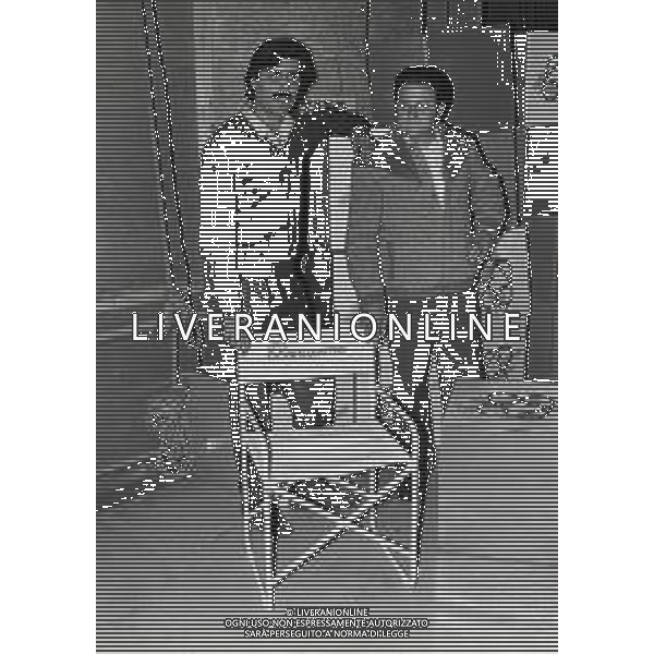 1981 MILANO-PRESENTAZIONE DEL NUOVO CANALE TELEVISIVO RETEQUATTRO NELLA FOTO TEO TEOCOLI CON MASSIMO BOLDI AG ALDO LIVERANI SAS