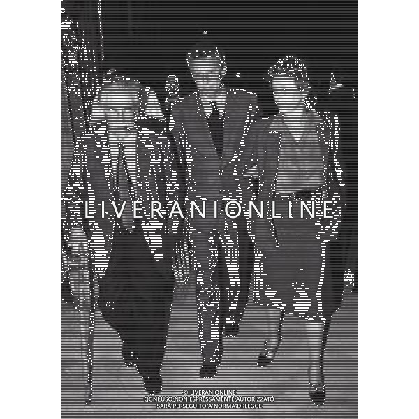 1981 MILANO-PRESENTAZIONE DEL NUOVO CANALE TELEVISIVO RETEQUATTRO NELLA FOTO MARIO SOLDATI CON CARLO CARACCIOLO AG ALDO LIVERANI SAS