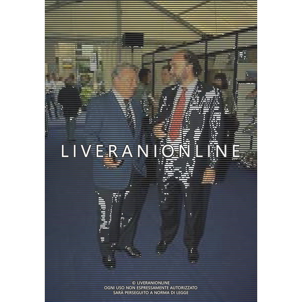 01-02-03-04-05- OTTOBRE 1997 MILANO-FESTA DELLA NEVE ORGANIZZATA DALLA GAZZETTA DELLO SPORT NELLA FOTO IL PRESIDENTE FISI GENERALE CARLO VALENTINO CON IL GIORNALISTA GIANNI MERLO AG ALDO LIVERANI SAS
